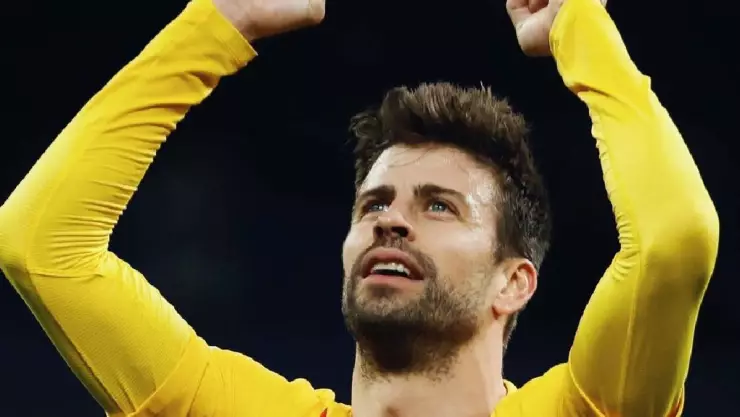 Salen a la luz las primeras fotos de Pique besando a su nueva novia