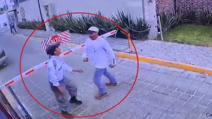 Guardia de fraccionamiento en Momoxpan es golpeado por sujeto al que no dejó ingresar