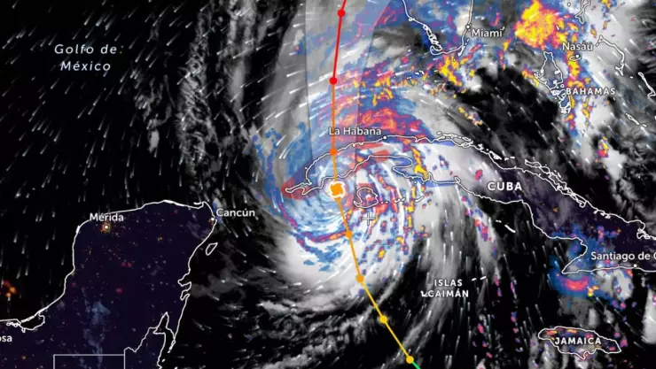 Ian toca tierra en Cuba como huracán de categoría tres