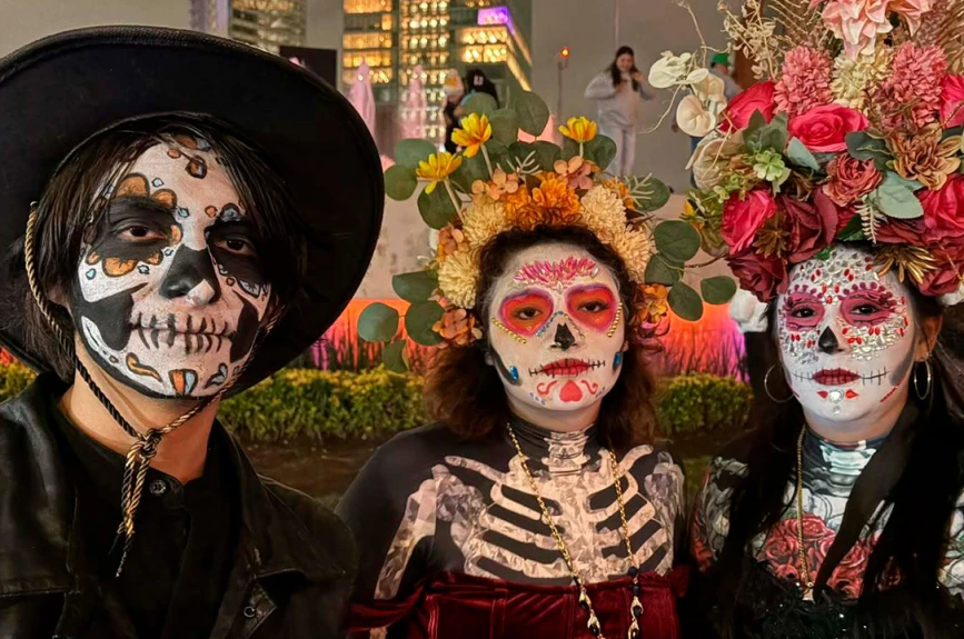 mega_procesion_catrinas_2026_cdmx_personas.jpg