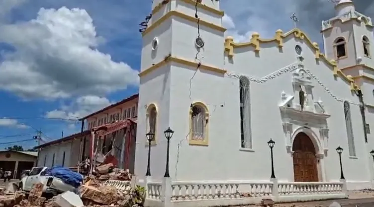 Catedral de San Juan Bautista en Penonomé, Panamá, tras sismo de magnitud 7.2