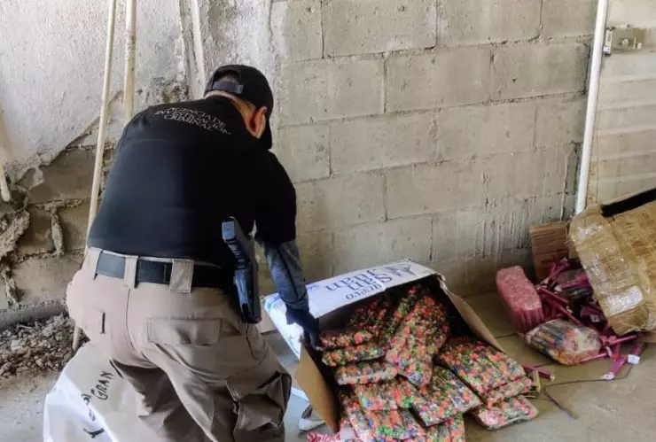 Decomisan pirotecnia