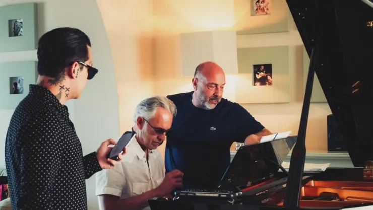 Christian Nodal fue el único mexicano entre los invitados de Andrea Bocelli