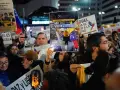 Venezolanos reciben a Corina Machado con muestras de apoyo
