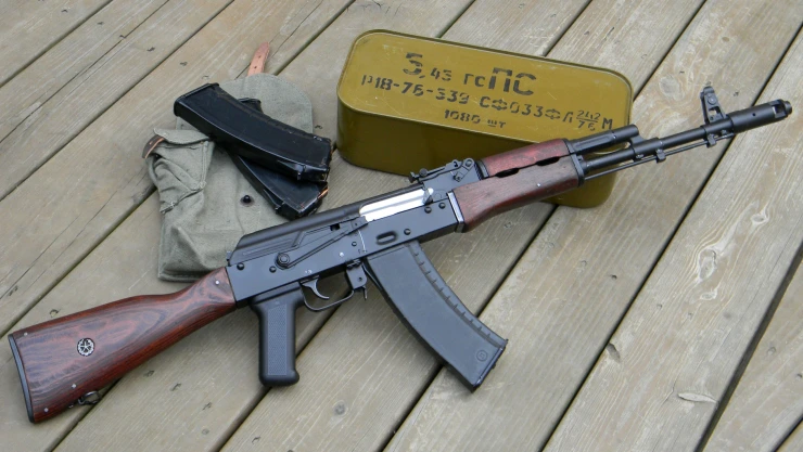 Rusia instala en Venezuela fábrica de fusiles AK 47