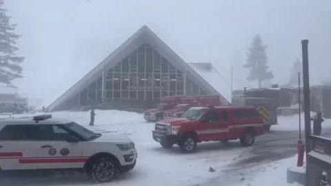 Avalancha importante en la estación de esquí Palisades Tahoe en California (área del lago Tahoe).