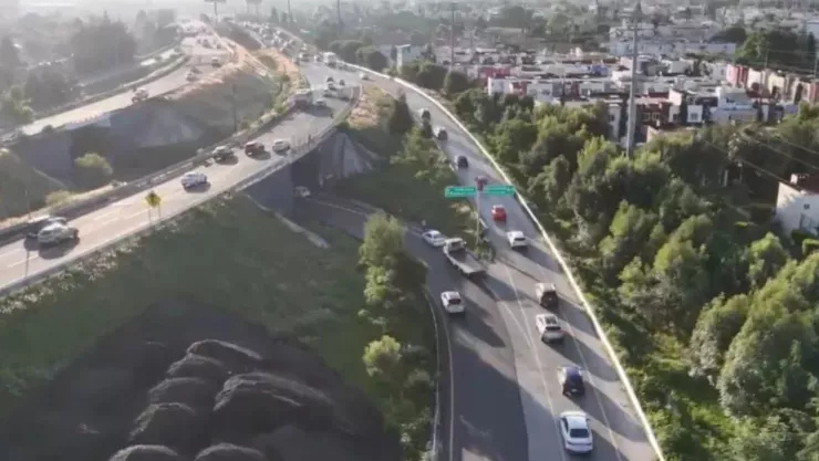 VIDEO: Choque deja caos y tráfico en el Periférico Ecológico de Puebla hoy; afectaciones hacia La Fragua