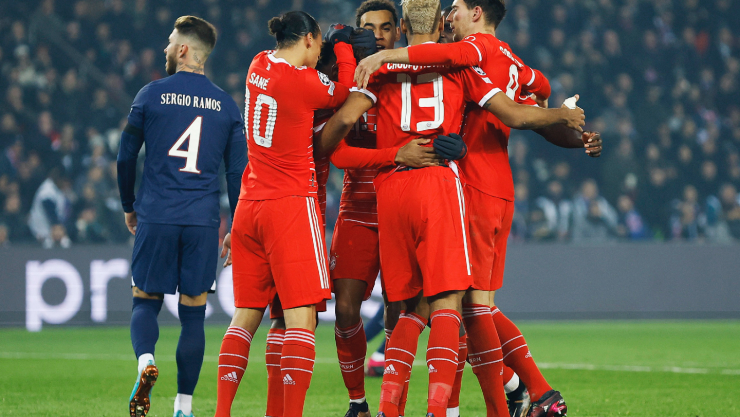 Jugadores del Bayern Munich celebra un gol ante PSG