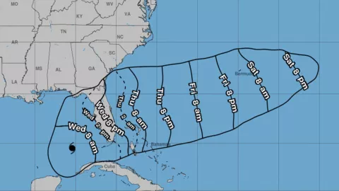 El mapa de Florida del NHC sobre los vientos del huracán Milton.