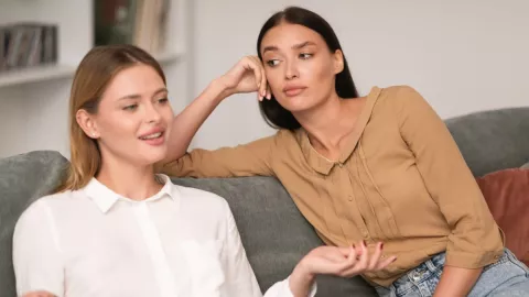 /estilo-de/si-dices-alguna-de-estas-7-frases-podrias-estar-quedando-como-una-persona-maleducada-sin-saberlo