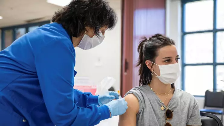 vacuna covid 19 nueva york.jpg