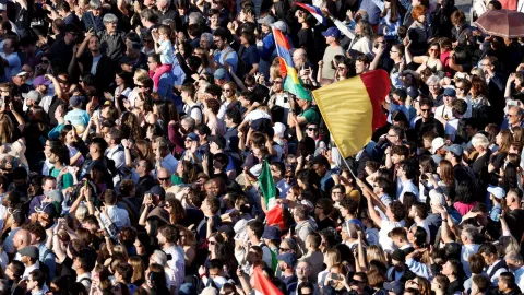 El mundo vive la selección del nuevo papa