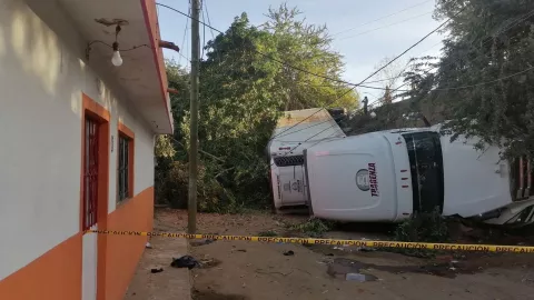 Tráiler se accidenta en Mazatlán