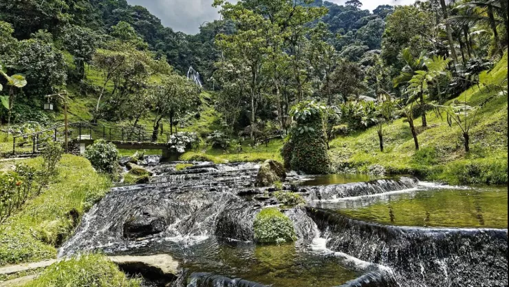 /especiales-azteca/3-balnearios-hidalgo-mejor-calificados-google-pb-notas