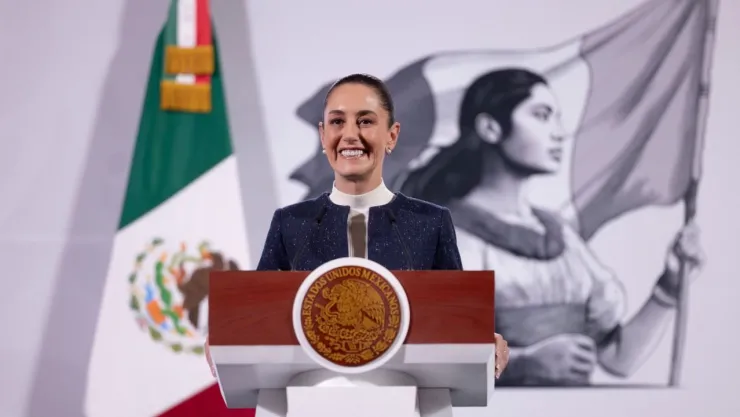 Claudia Sheinbaum en su mañanera del pueblo.