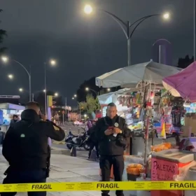 Balacera afuera d eMetro Hidalgo de CDMX deja un muerto.