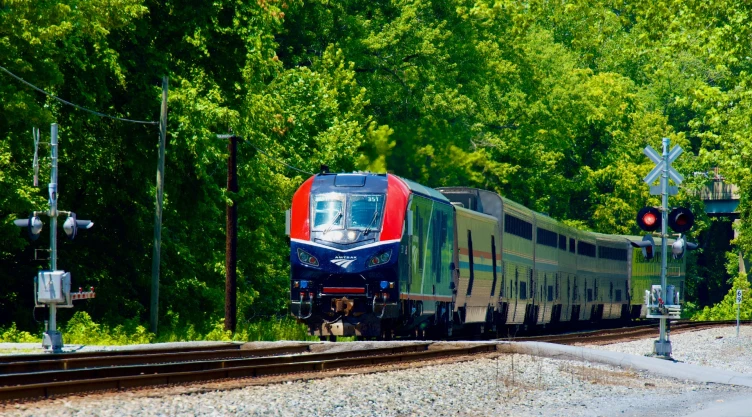 Tren Amtrak en funcionamiento.