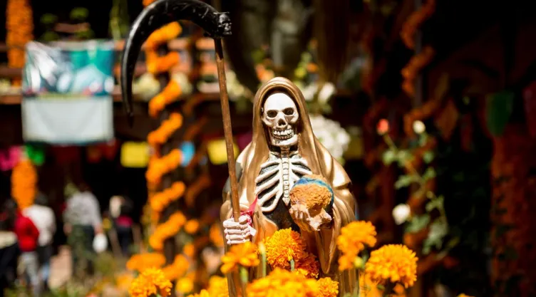 Día de Muertos: ¿Por qué el 2 de noviembre celebran a la Santa Muerte?