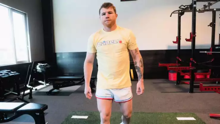 ¡Historia de éxito! Canelo Álvarez pasó de vender paletas a ser un deportista millonario