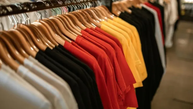 Los colores que usan las personas con mal carácter según la IA