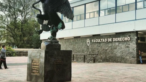 Facultad de Derecho denuncia maestra amenaza