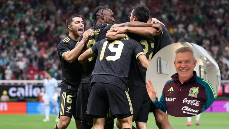 Javier Aguirre y jugadores de México