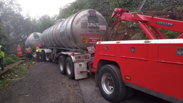 CAPUFE deslave Orizaba - Puebla vehículos sepultados