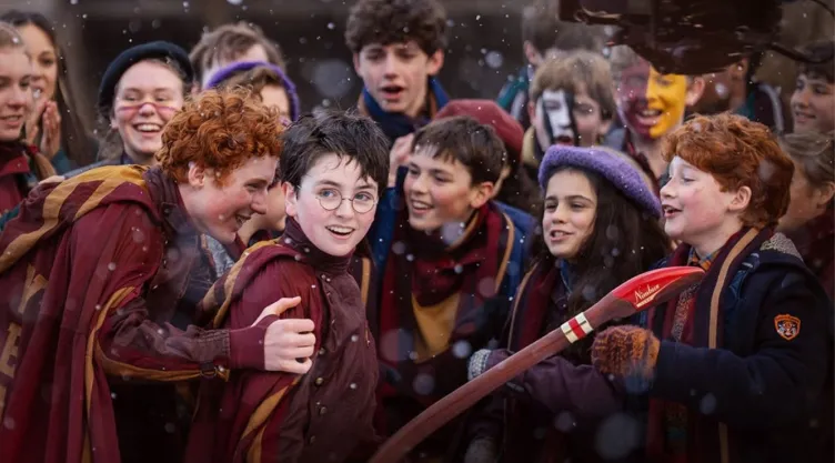 Harry Potter revela documental con detrás de cámaras de la nueva serie