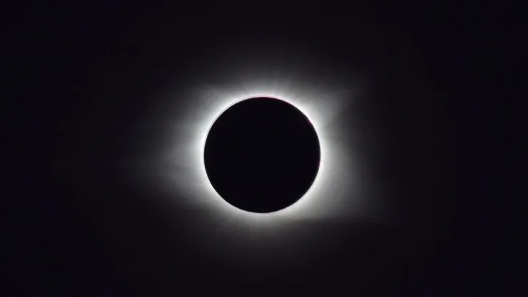 Suspenden clases en Baja California por eclipse de sol
