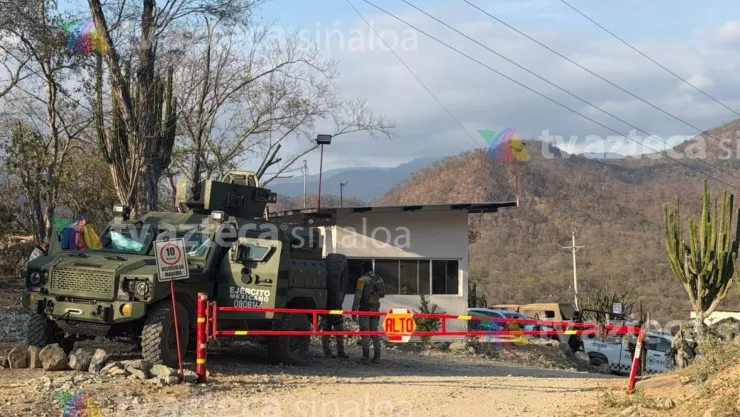 Mineros atrapados en El Rosario, Sinaloa..jpg
