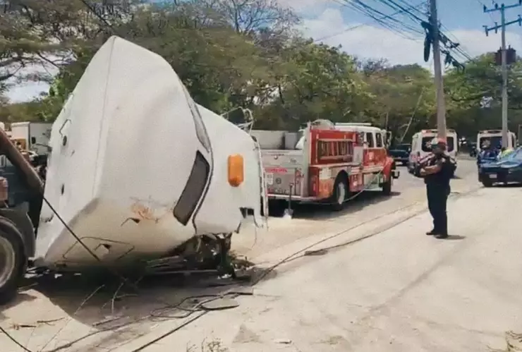choque entre pesadas unidades avenida aviacion