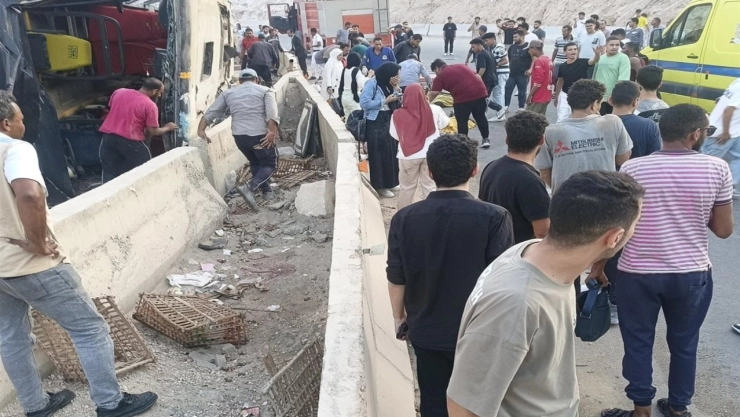 Autoridades investigan qué causó el accidente en Egipto.