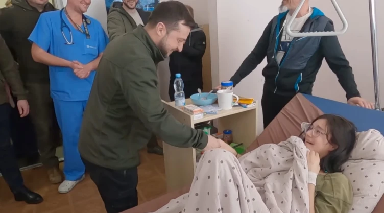 volodimir zelensky hospital de kiev civiles heridos