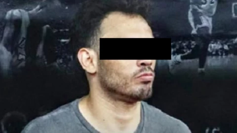 EU entrega a México a Julio César Chávez Jr.; es recluido en penal de máxima seguridad en Hermosillo. En la imagen se observa al hijo del ‘César del Boxeo’ tras ser detenido.