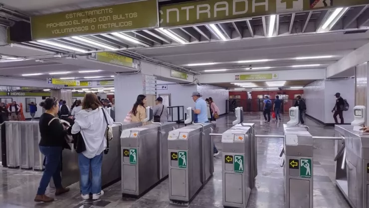 Metro CDMX hoy 24 de febrero con retrasos en la Línea 3; rutas del Metrobús con avance lento
