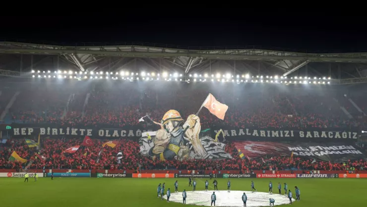 Trabzonspor dedica homenaje a Proteo y rescatistas en Turquía