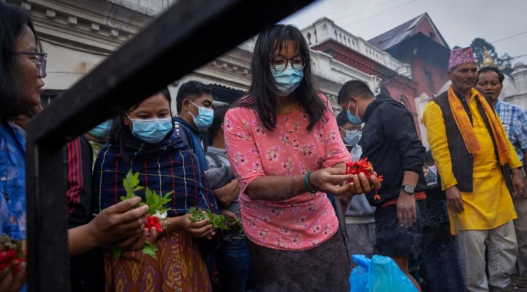 Rituales por desaparecidos en Nepal.