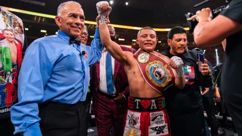 Isaac Pitbull Cruz peleara 13 de agosto