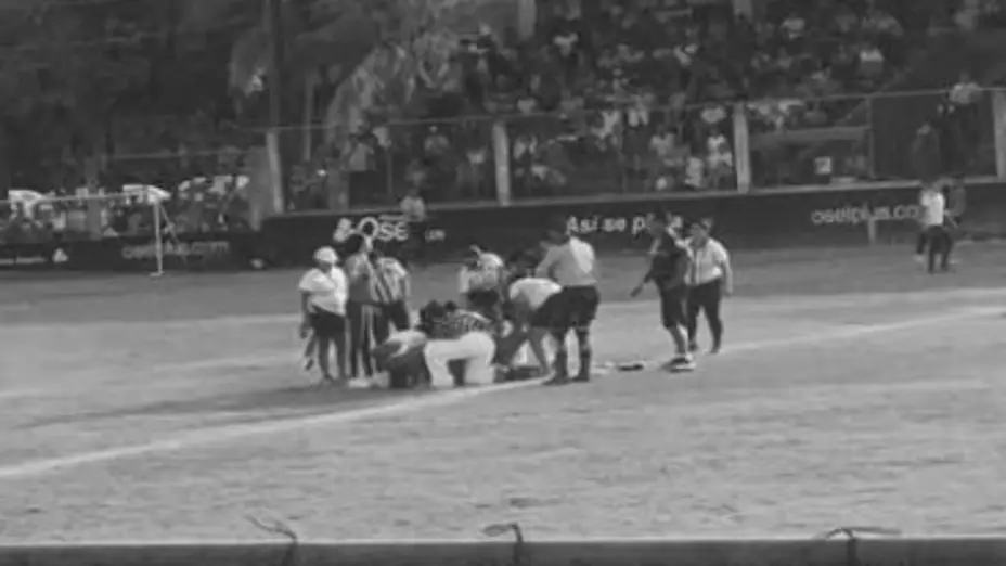 Muere jugadora en final juvenil de fútbol de México en Lázaro Cárdenas, Michoacán
