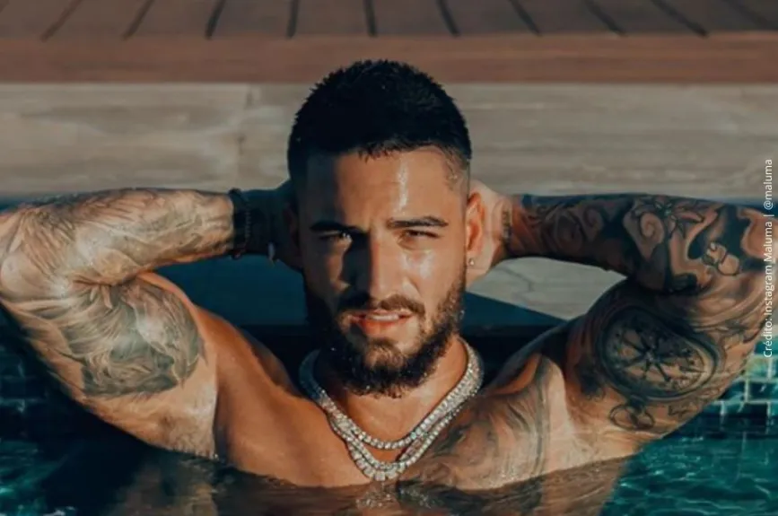 Maluma en la alberca..jpg