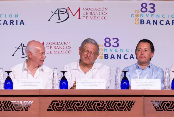AMLO en la Convención Bancaria