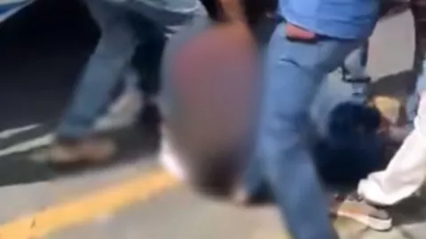 Vecinos de Texmelucan inician año con intento de linchamiento a presunto ladrón