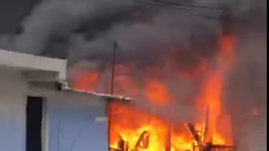 incendio región 228 en Cancún hoy 3 de abril de 2025