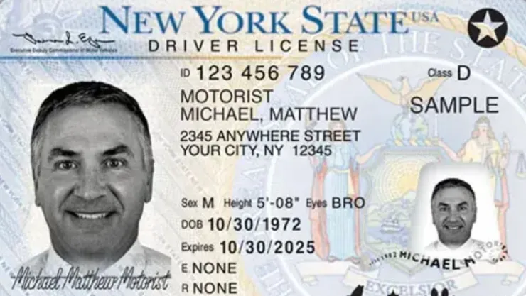 Una licencia de conducir Real ID del estado de Nueva York.