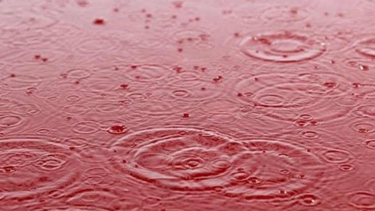ALERTAN autoridades por caída de lluvia de SANGRE.