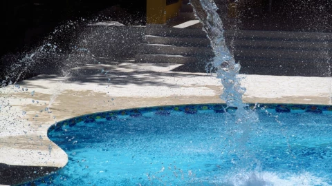 niña muere alberca parásito