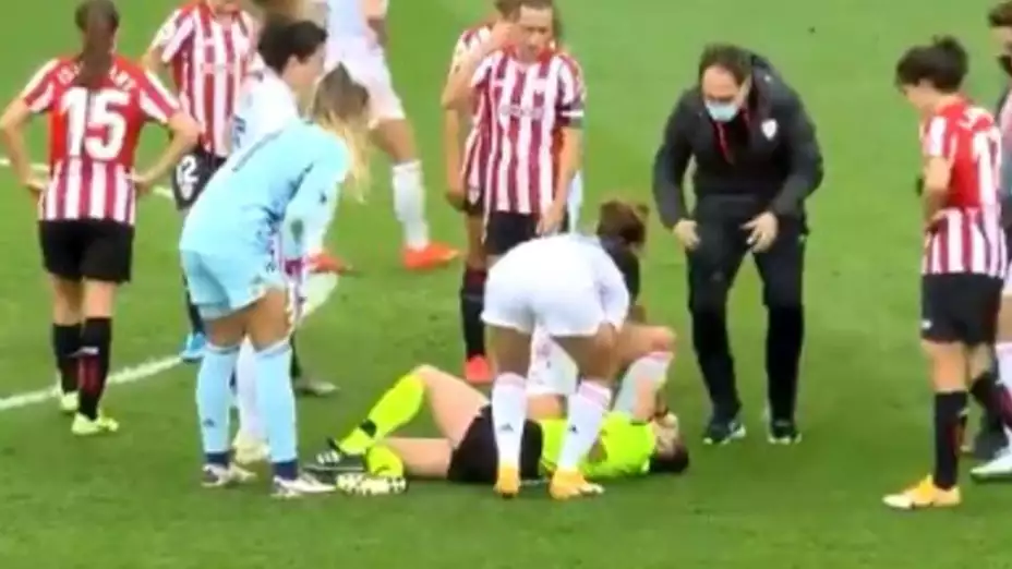 arbitra recibe balonazo insultos machistas.jpg