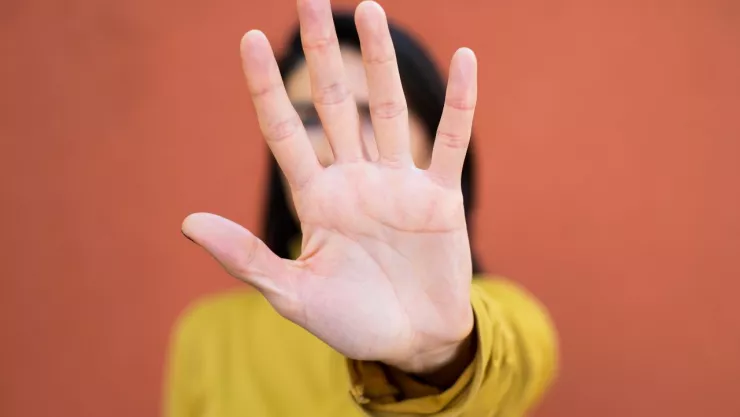 Juez exculpó a conserje de secundaria que acosó a estudiante