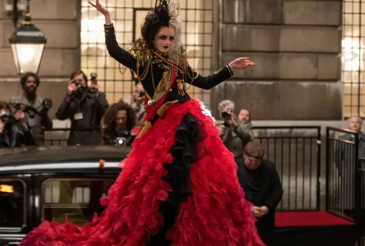 Vestido de pétalos de Cruella