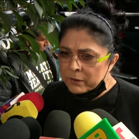 victoria ruffo.jpg